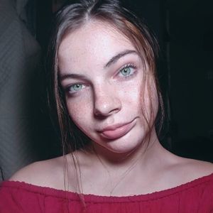 Meet your Posher, Abigail